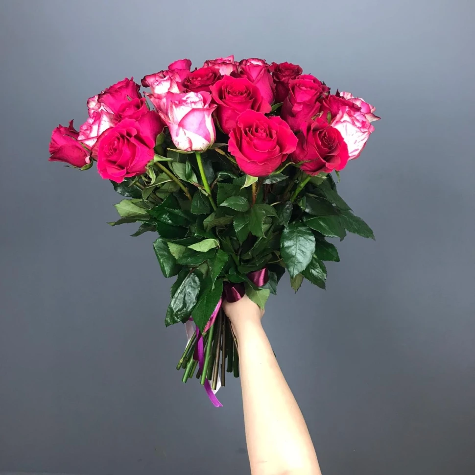 33 красные розы 60 см.