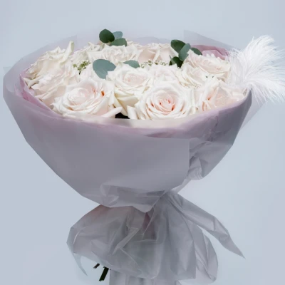 Букет из роз с оформлением