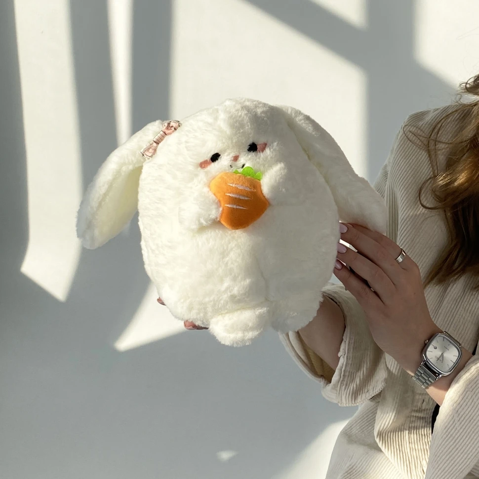 Зайчик с морковкой