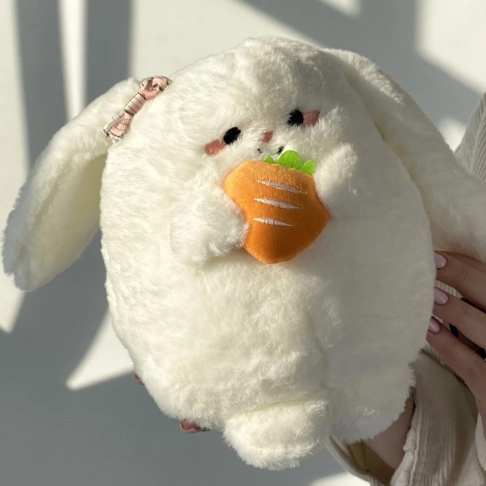 Зайчик с морковкой