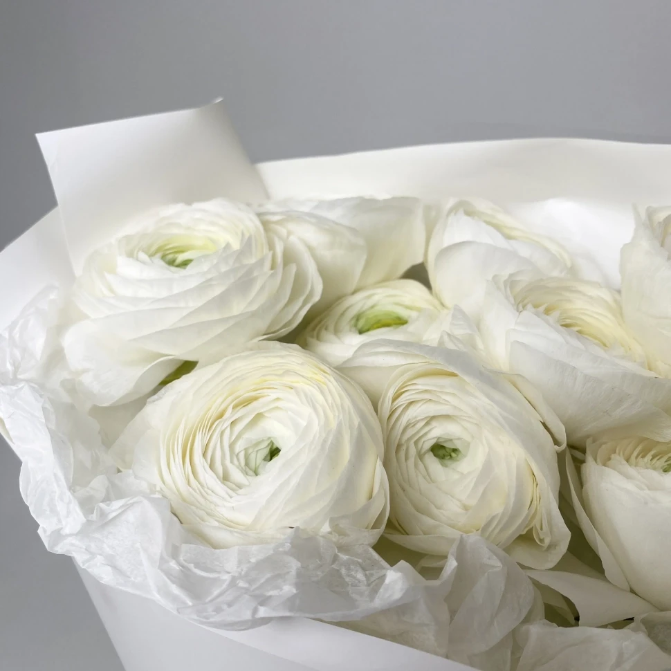 Букет из 9 ранункулюсов