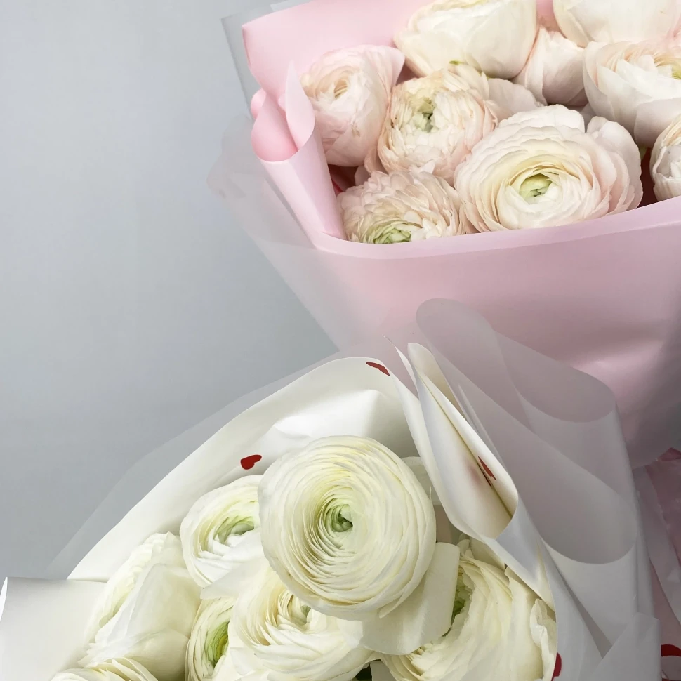 Букет из 9 ранункулюсов