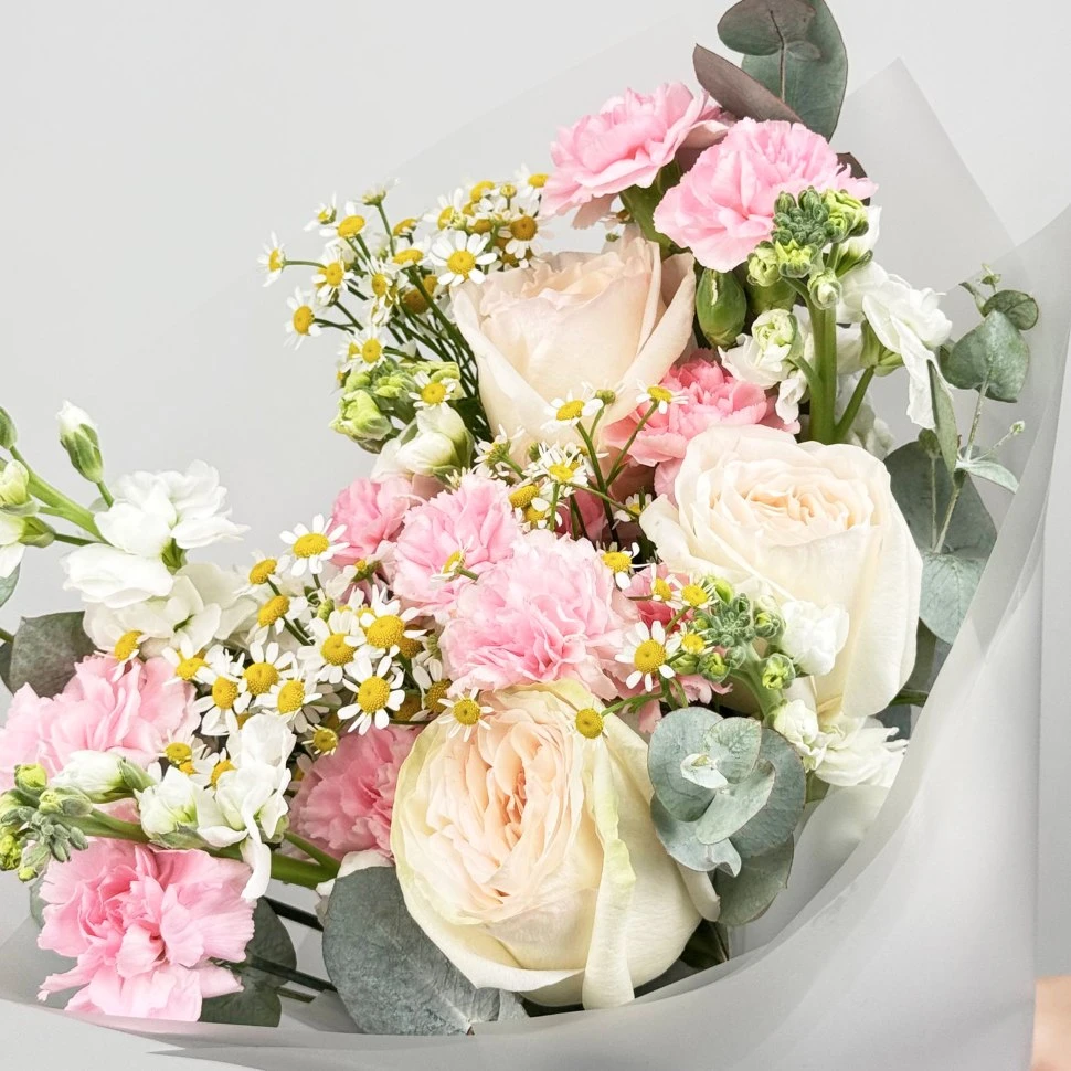 Букет из гортензии, маттиолы, ранункулюсов, дельфиниумов