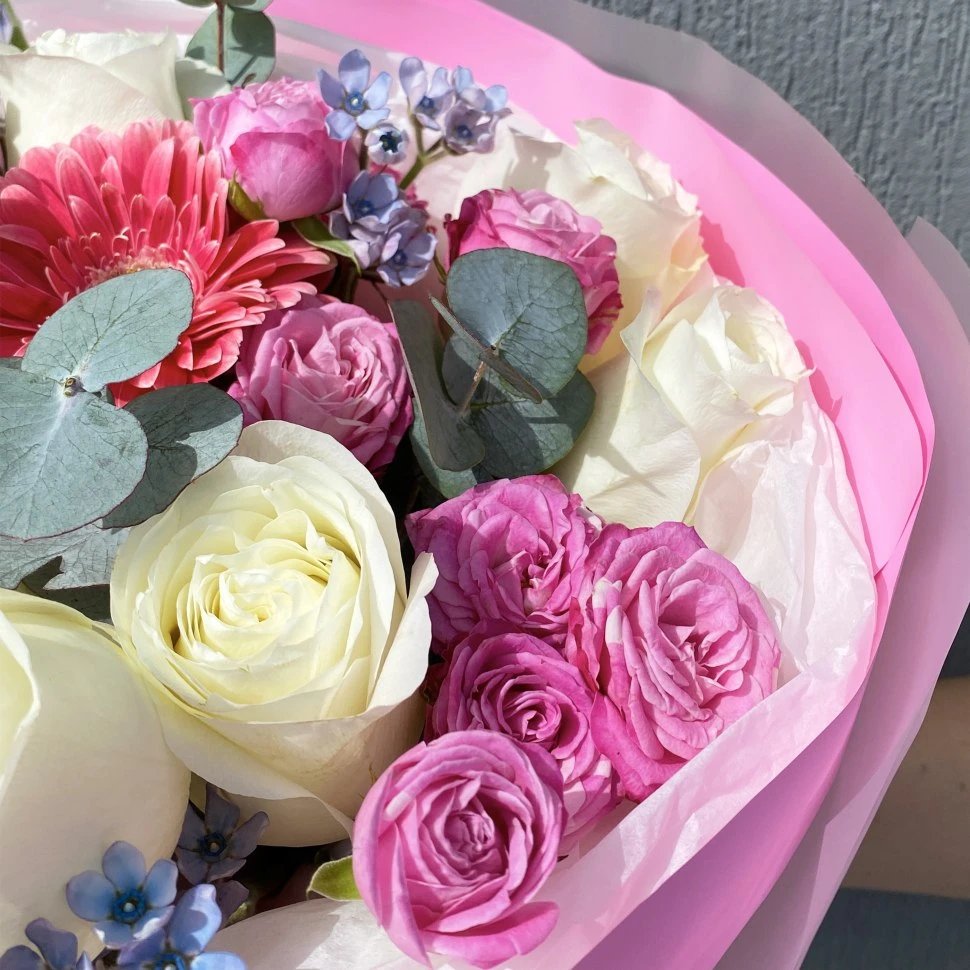 Букет из роз и герберы