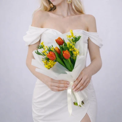 Букет с тюльпанами и мимозой
